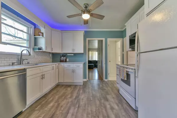 3818 E Barnard Ave, Cudahy, WI 53110