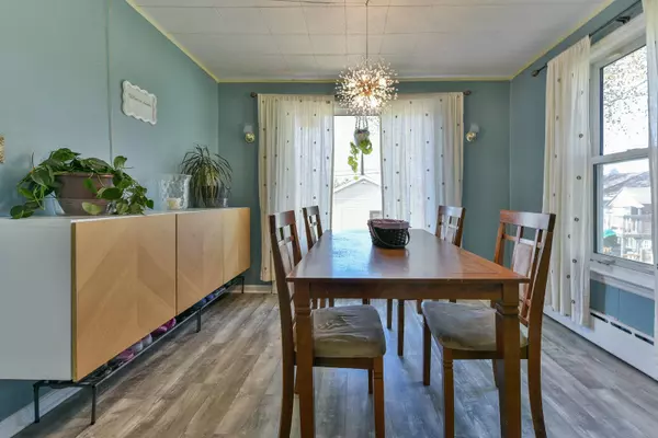 3818 E Barnard Ave, Cudahy, WI 53110