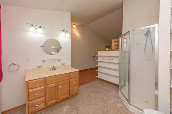 7315 S 48th St, Franklin, WI 53132