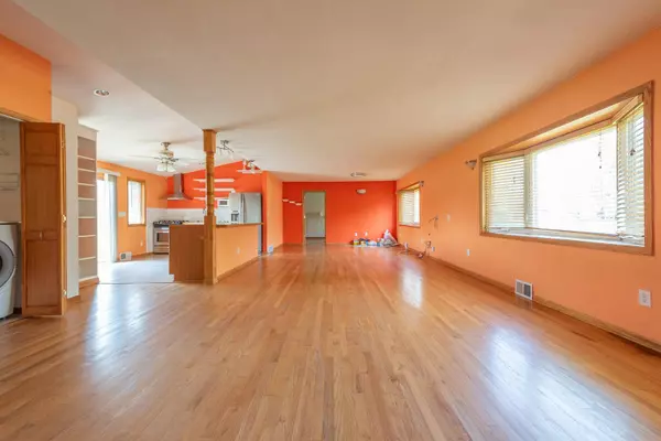 7315 S 48th St, Franklin, WI 53132