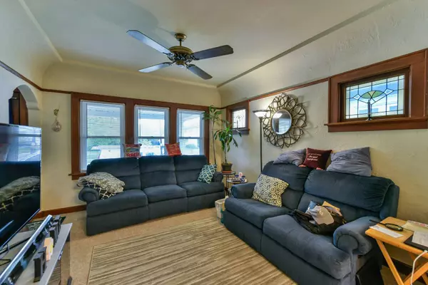 1427 Madison Ave, South Milwaukee, WI 53172