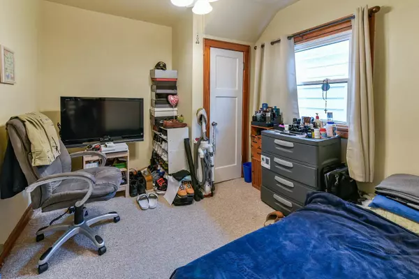 1427 Madison Ave, South Milwaukee, WI 53172