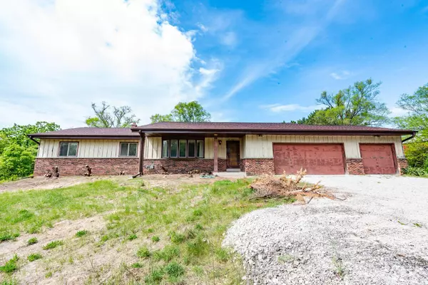 S100W35100 CTH LO -, Eagle, WI 53119