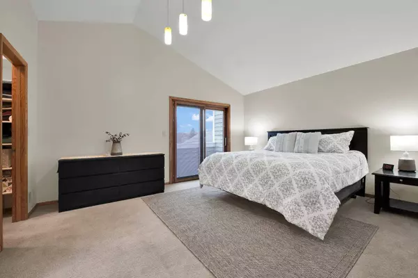 3106 Terrace Hl, Caledonia, WI 53406