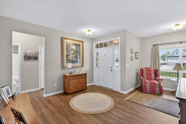 N88W18601 Duke St, Menomonee Falls, WI 53051