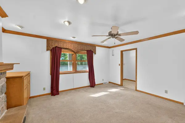 4472 N 104th St, Wauwatosa, WI 53225