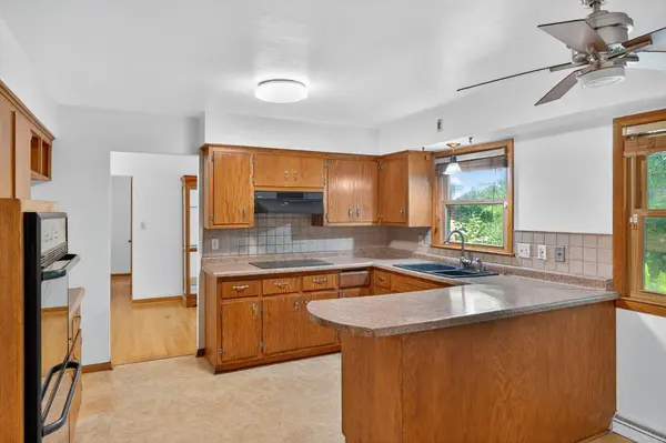 4472 N 104th St, Wauwatosa, WI 53225