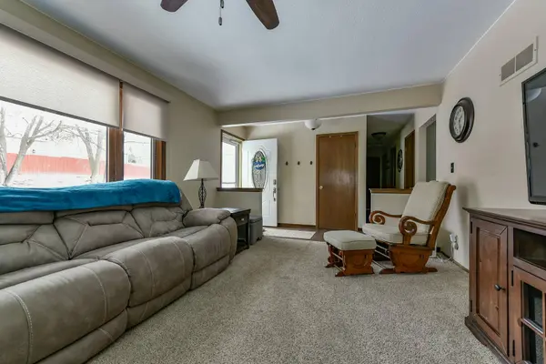 1370 S 122nd St, West Allis, WI 53214