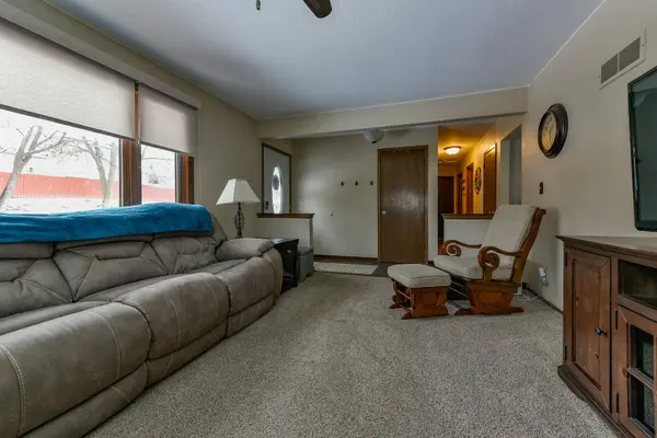 1370 S 122nd St, West Allis, WI 53214