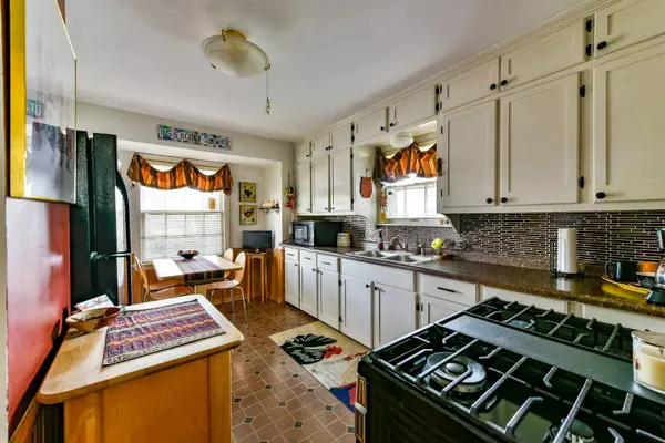 3138 S 31st St, Milwaukee, WI 53215