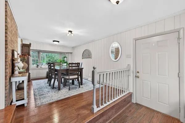 1245 Simon Dr, Brookfield, WI 53005