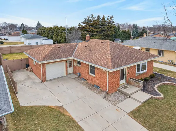 7413 W Ohio Ave, Milwaukee, WI 53219