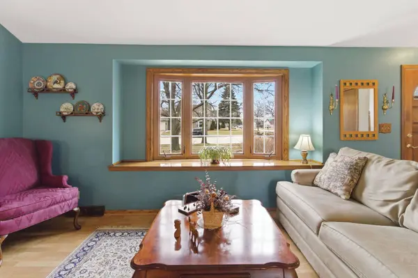 900 E Elm Rd, Oak Creek, WI 53154