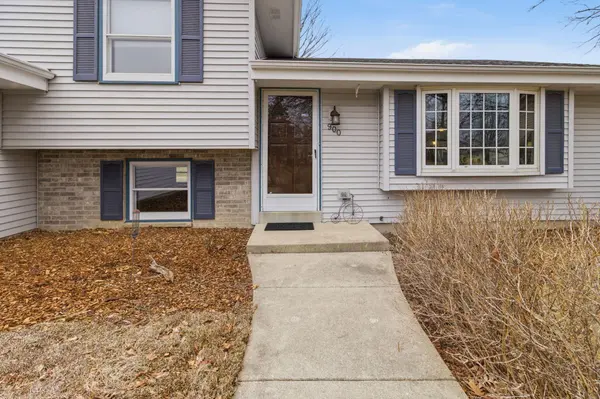 900 E Elm Rd, Oak Creek, WI 53154