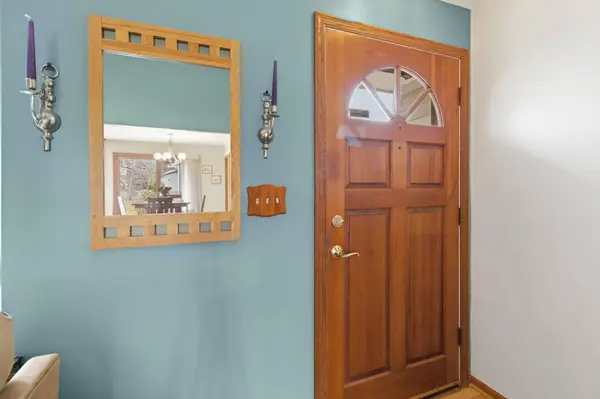 900 E Elm Rd, Oak Creek, WI 53154