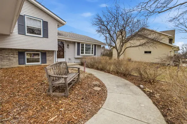 900 E Elm Rd, Oak Creek, WI 53154