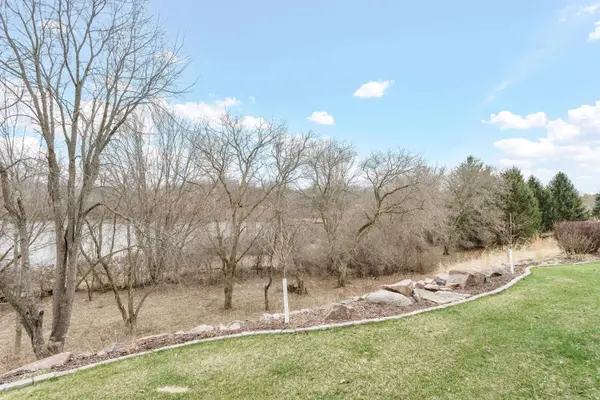 203 Deer Ridge Dr, West Bend, WI 53095