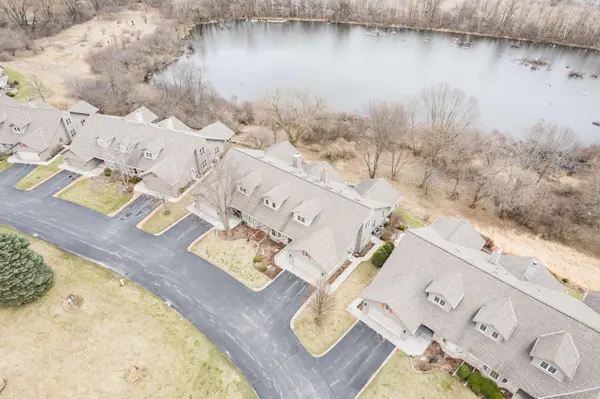 203 Deer Ridge Dr, West Bend, WI 53095