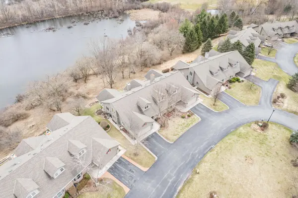 203 Deer Ridge Dr, West Bend, WI 53095