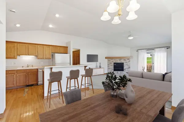 N96W14211 Knollcrest Cir, Germantown, WI 53022