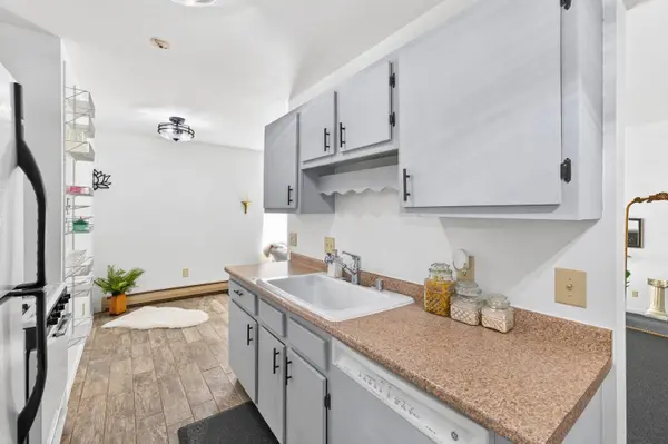 4253 W Rivers Edge 24 Cir, Brown Deer, WI 53209