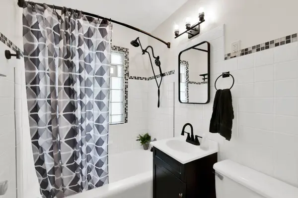 5330 N 54th St, Milwaukee, WI 53218