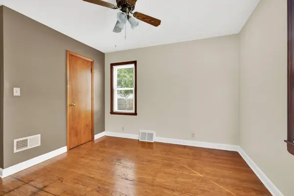 5330 N 54th St, Milwaukee, WI 53218