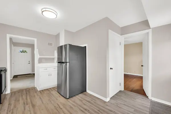 N85W1724 Lee Pl, Menomonee Falls, WI 53051
