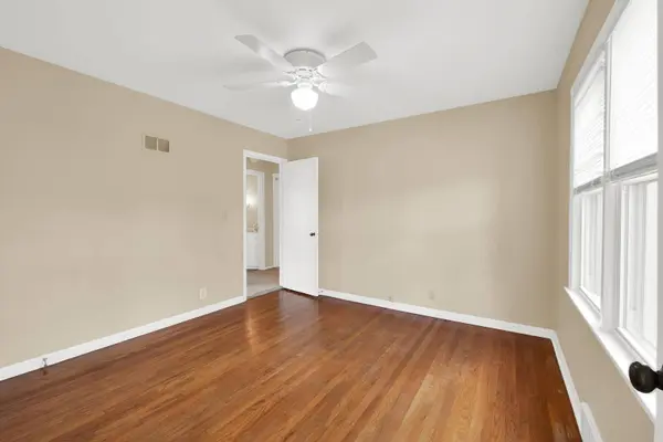 N85W1724 Lee Pl, Menomonee Falls, WI 53051