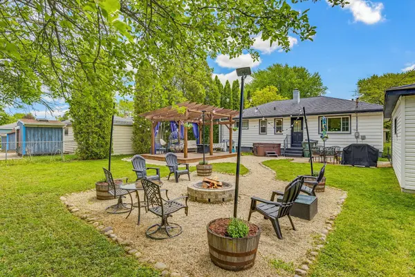 1608 Wind Dale Dr, Caledonia, WI 53402