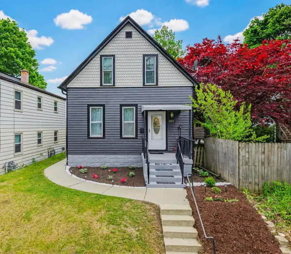 3169 S Griffin Ave, Milwaukee, WI 53207
