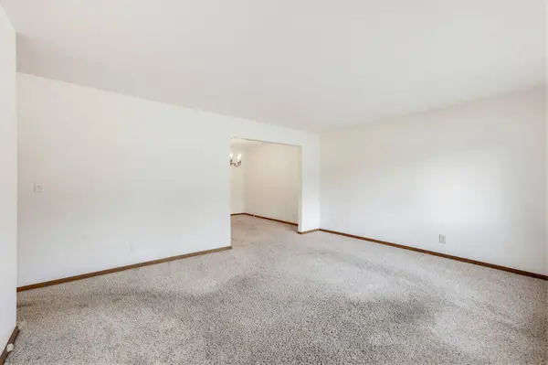 21990 Holly Crest Dr, Brookfield, WI 53045