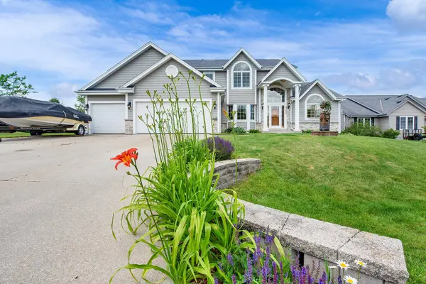 9505 N Michael 9493 Ct, Milwaukee, WI 43224