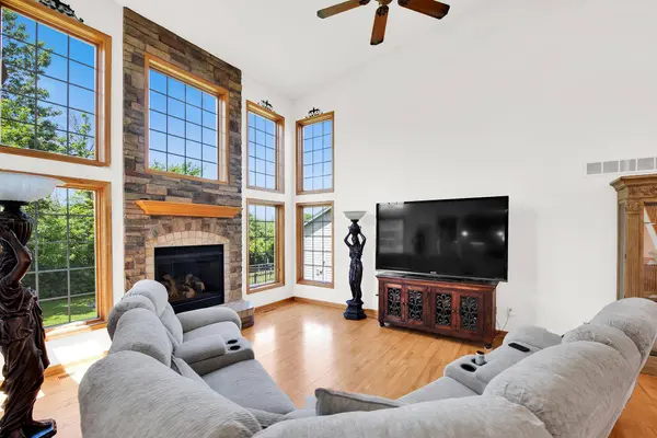 9505 N Michael 9493 Ct, Milwaukee, WI 43224