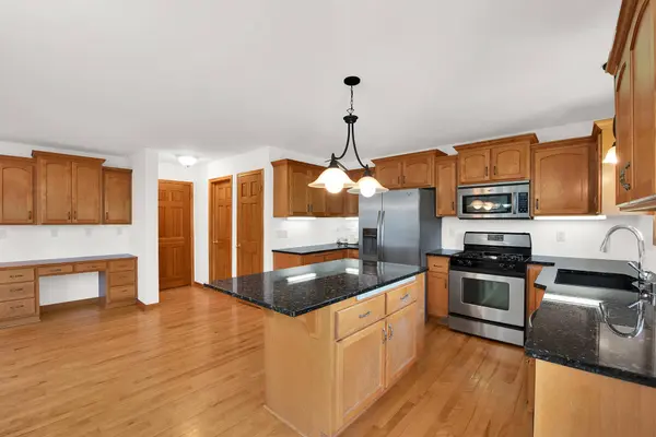 9505 N Michael 9493 Ct, Milwaukee, WI 43224