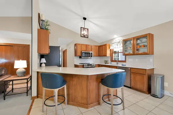 8381 S 15th Ave, Oak Creek, WI 53154