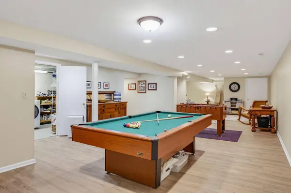 1247 N Breezeland Rd, Summit, WI 53066