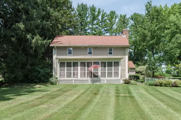N132W17858 Rockfield Rd, Germantown, WI 53022
