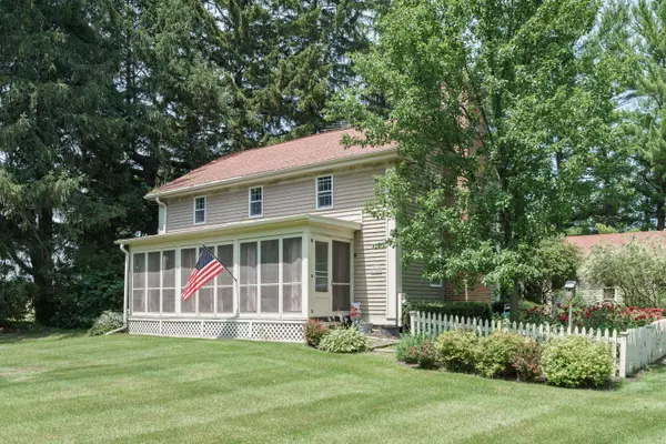 N132W17858 Rockfield Rd, Germantown, WI 53022