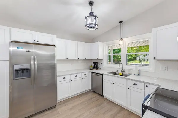 1247 N Breezeland Rd, Summit, WI 53066