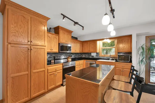 5715 Marwood Dr, Caledonia, WI 53402
