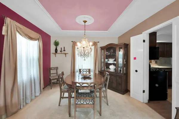 N89W17151 Highland Ct, Menomonee Falls, WI 53075