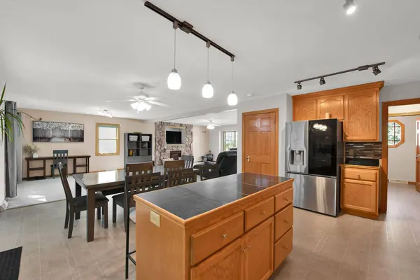 5715 Marwood Dr, Caledonia, WI 53402