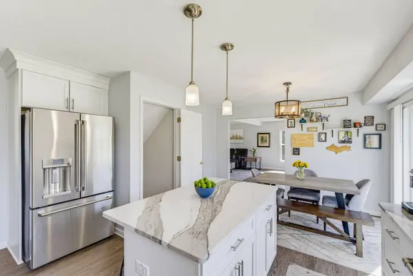 4645 W Sherwood Dr, Franklin, WI 53132
