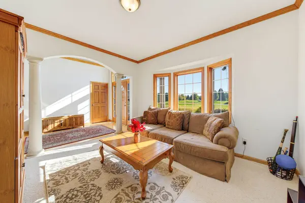 527 Winchester PASS, Richfield, WI 53017