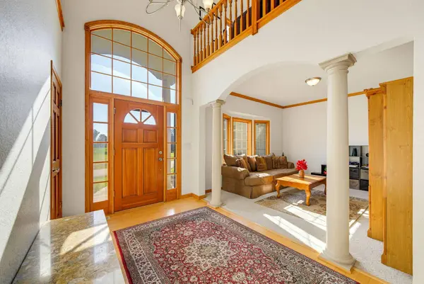 527 Winchester PASS, Richfield, WI 53017