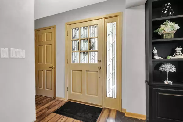 S75W17653 Harbor Dr, Muskego, WI 53150