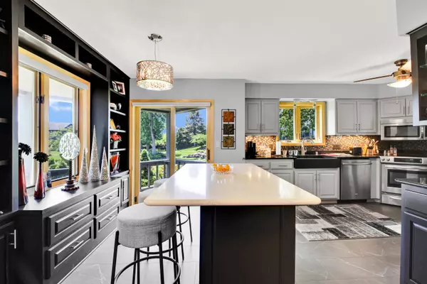 S75W17653 Harbor Dr, Muskego, WI 53150