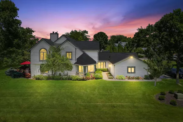 S75W17653 Harbor Dr, Muskego, WI 53150