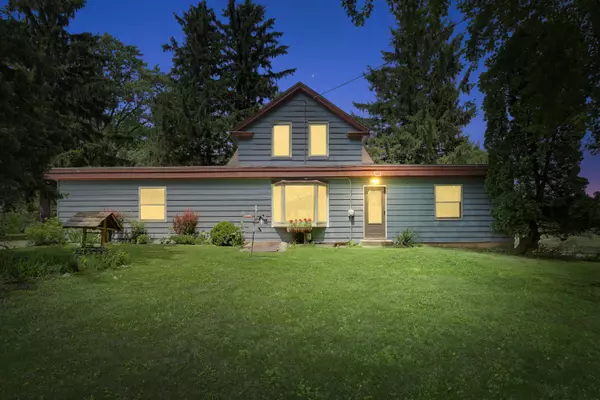 W127S8776 N Cape Rd, Muskego, WI 53150